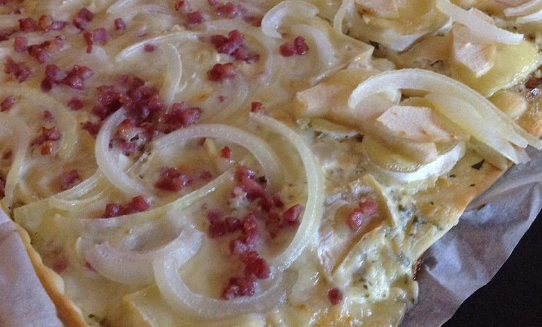 Photo of Flammkuchen mit Ziegenkäse, Rosmarin und Honig