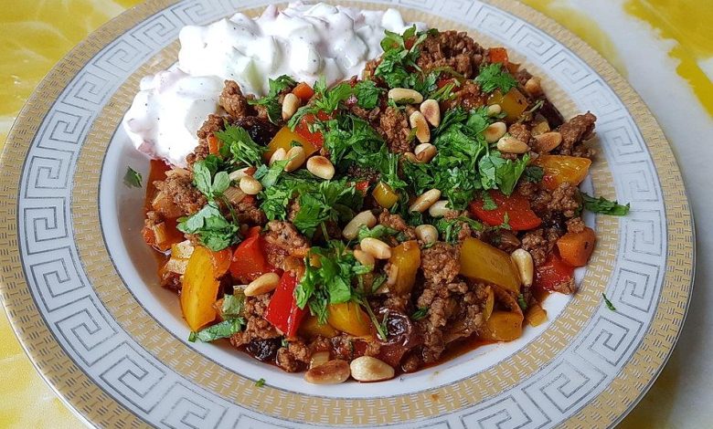 Photo of Orientalische Hackfleischpfanne mit Joghurtdip