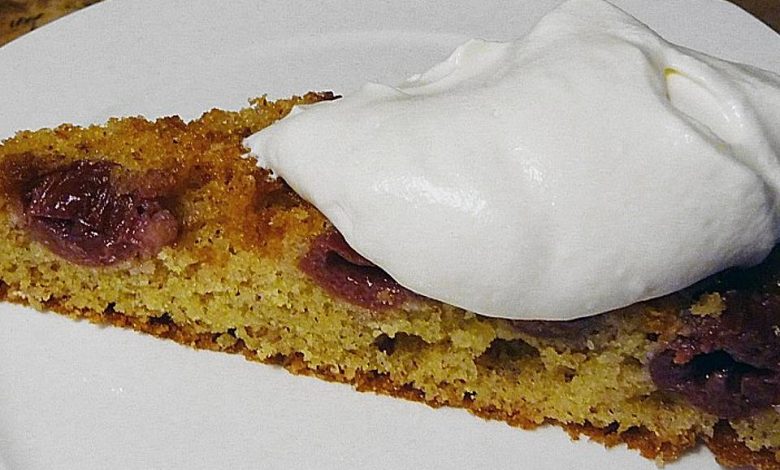 Photo of Kirsch-Amarettini Kuchen mit Mascarpone-Sahne