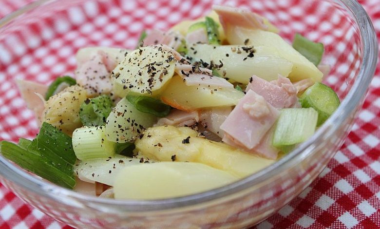 Photo of Spargelsalat mit Lauchzwiebeln und Schinken
