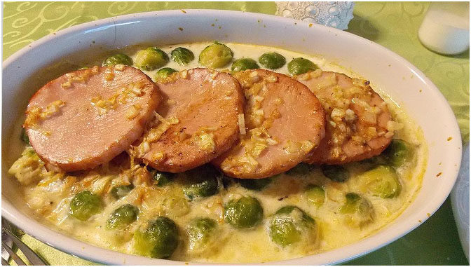 Photo of Leckeren Kasseler-Auflauf mit Rosenkohl