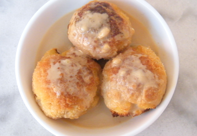 Photo of Fadenförmige Grießkroketten in weißer Soße