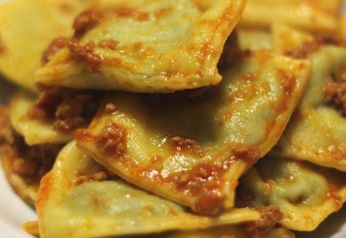 Photo of Spinat-Ricotta-Ravioli mit Fleischsauce