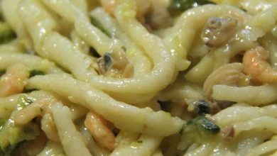 Photo of Strozzapreti in Muschelsauce, Garnelen und Zucchini