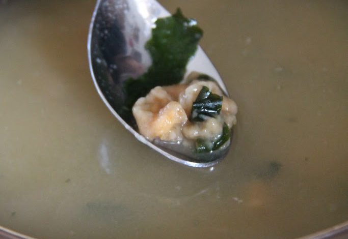 Photo of Misosuppe mit Garnelen, Kabeljau, Algen und Tofu