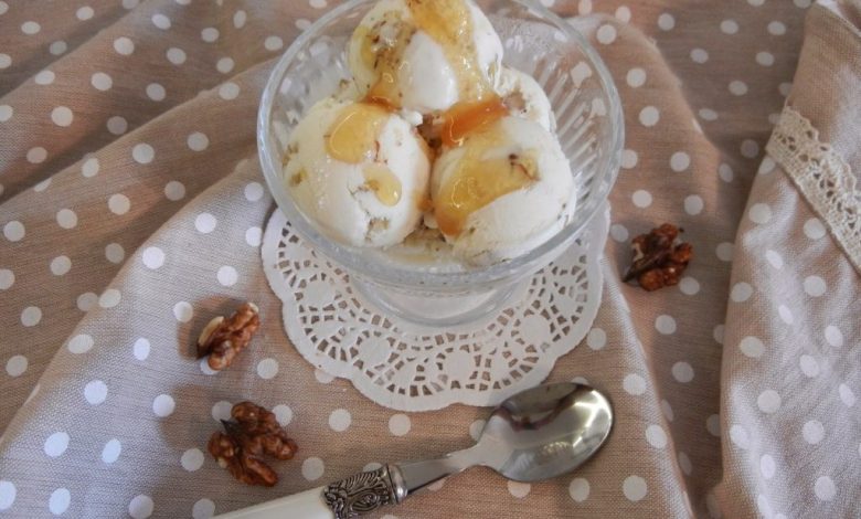 Photo of Joghurteis mit Honig und Nüssen