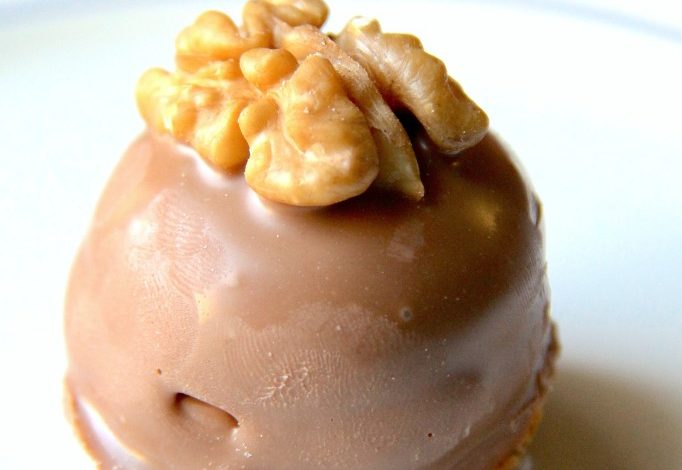 Photo of Walnussschokolade mit Himbeerfüllung