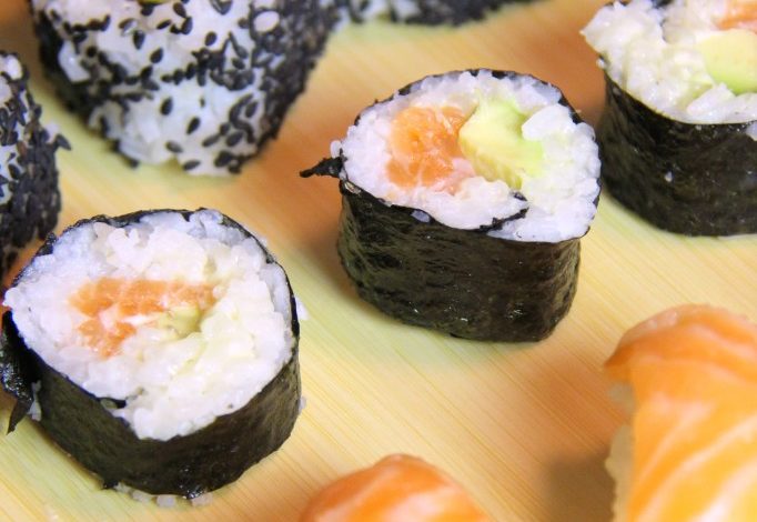 Photo of Hausgemachtes Sushi: Uramaki, Futomaki und Nigiri