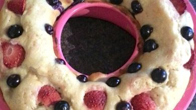 Photo of Joghurtdonut mit Erdbeeren und Blaubeeren