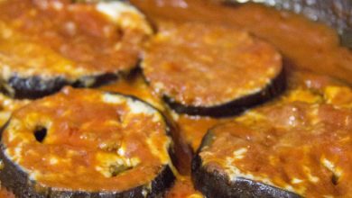 Photo of HELLE AUBERGINE PARMIGIANA in einer PFANNE