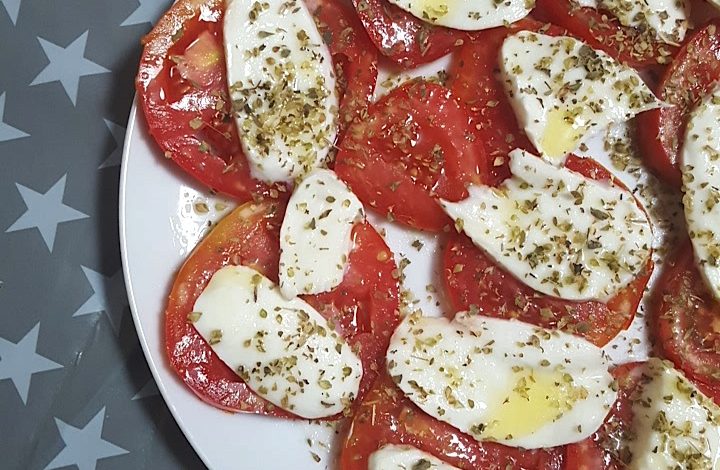 Photo of CAPRESE aus Tomaten und Mozzarella
