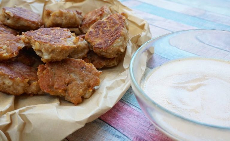 Photo of MEXIKANISCHE FLEISCHBÄLLCHEN mit Bohnen und fadenförmigem Queso | vegetarisches Rezept