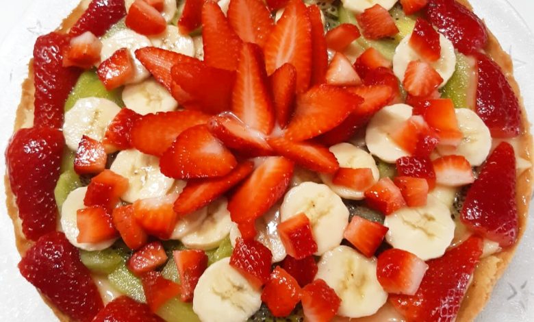 Photo of CREMTARTE MIT DREIFARBIGEN FRÜCHTEN