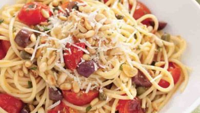 Photo of “SPAGHETTI MIT KIRSCHTOMATEN, OLIVEN, KAPERN UND KIEFERMUTTERN”