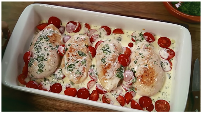 Photo of Mozzarella – Hähnchen in Basilikum – Sahnesauce