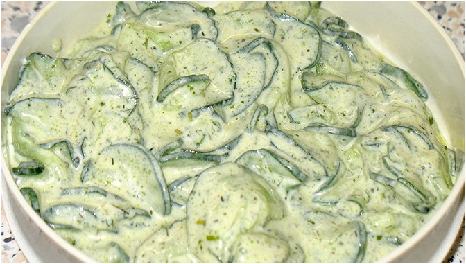 Photo of Schneller Gurkensalat mit Schmand