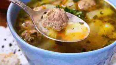 Photo of Kohlrabicremesuppe mit Fleischklößchen