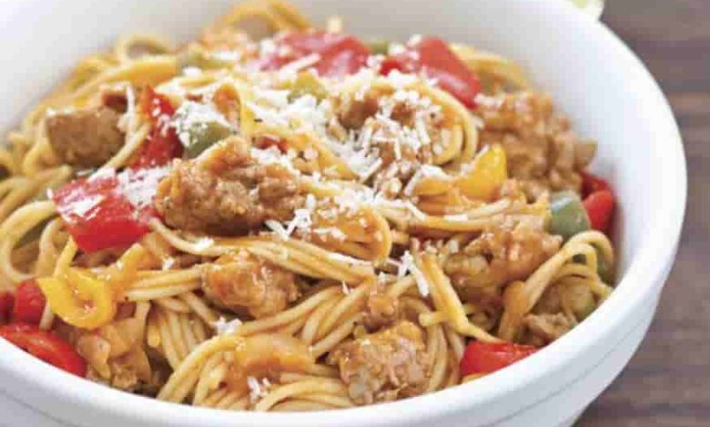 Photo of BACHELOR SPAGHETTI MIT WURST, PFEFFERN UND ZWIEBELN