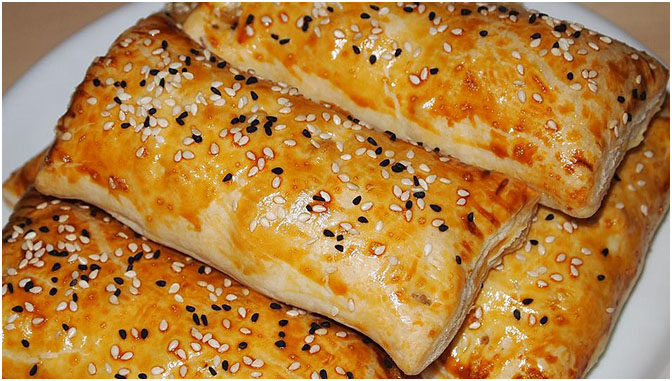 Photo of Blätterteig mit Gyrosfüllung und Feta-Käse