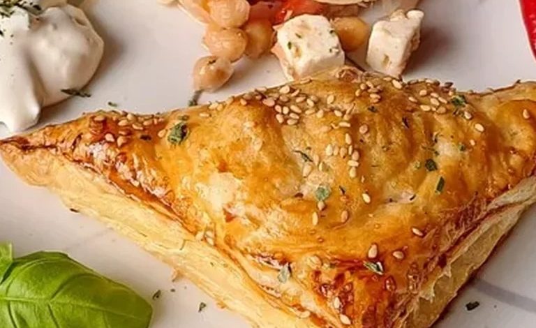 Photo of Blätterteig mit Gyrosfüllung und Feta-Käse: Ein leckeres und herzhaftes Fingerfood