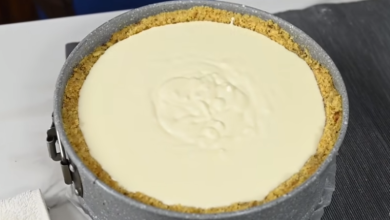 Photo of QUARKKUCHEN MIT KEKSBODEN UND ERDBEEREN