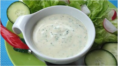 Photo of Salatdressing wie das Joghurtdressing in der Pizzeria