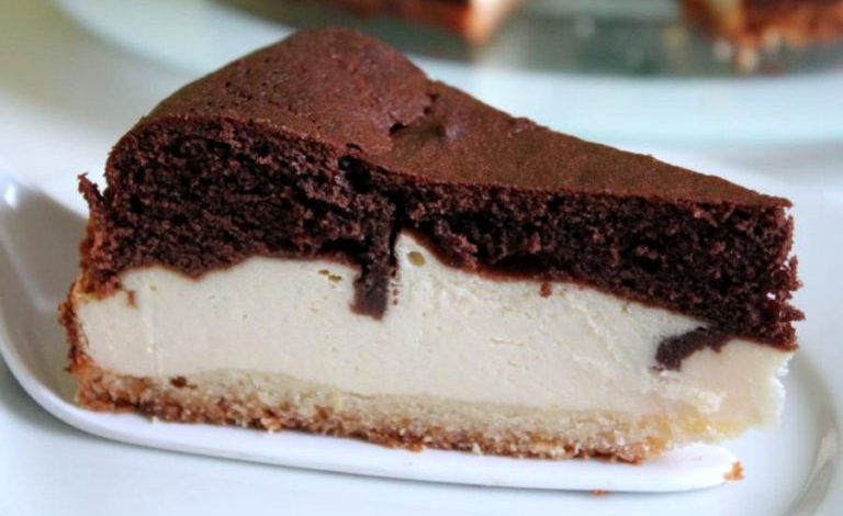 Photo of KÄSEKUCHEN MIT SCHOKOHAUBE