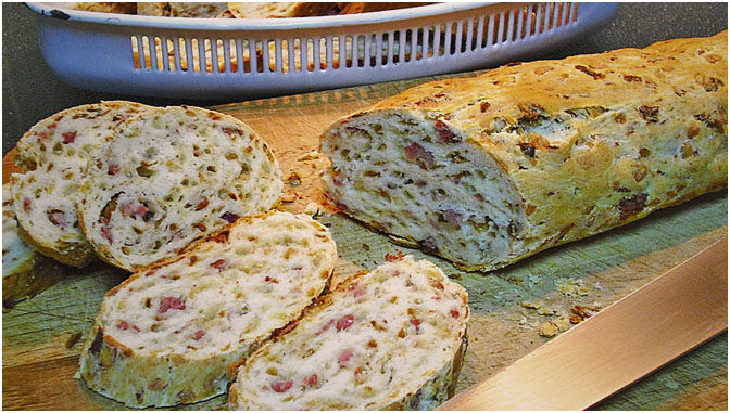 Photo of Zwiebel-Käse-Schinken-Brot – Lecker!