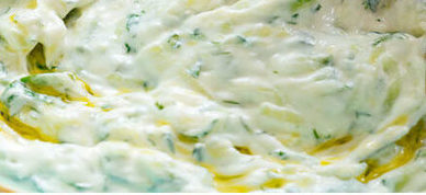 Photo of Schafskäse-Joghurt-Dip mit Gurken und Knoblauch – CACIK