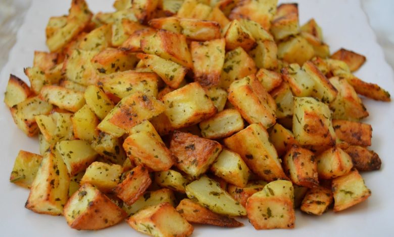 Photo of Parmesan-Knoblauch-Kartoffelecken oder leckerer Snack