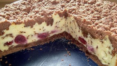 Photo of Quark Streuselkuchen mit Vanille Kirschfüllung