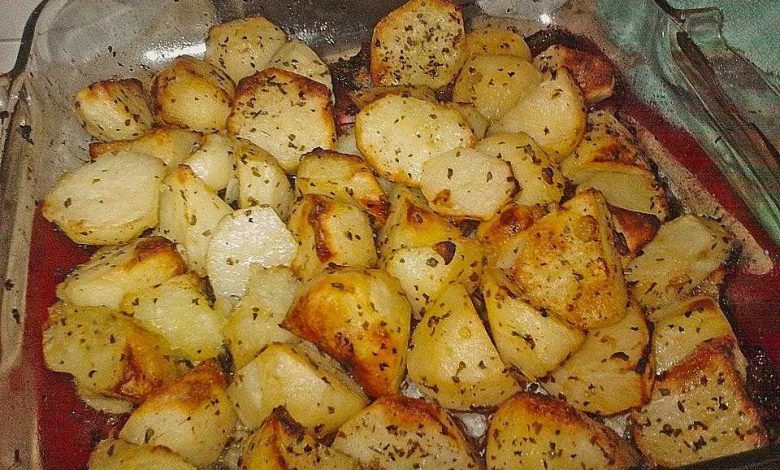 Photo of Griechische Knoblauchkartoffeln aus dem Backofen