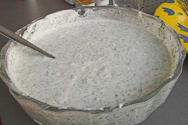 Photo of Knoblauchsoße mit Schmand und Joghurt