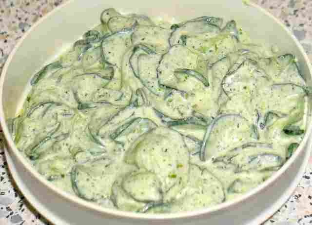 Photo of Gurkensalat mit Joghurt in 3 Minuten zubereitet
