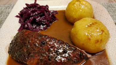 Photo of Entenbraten mit Apfelrotkohl und Kartoffelknödel