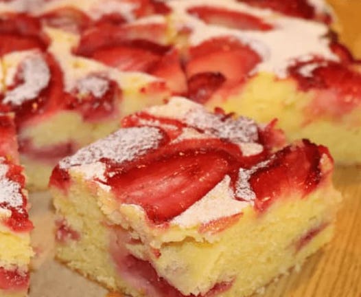 Photo of Erdbeerkuchen vom Blech, so schmeckt Sommer!