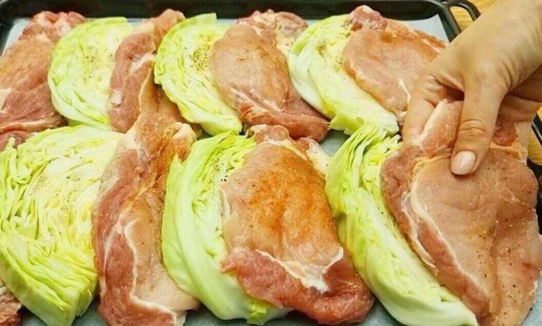 Photo of Weißkohlscheiben mit Schweinefleisch aus dem Ofen