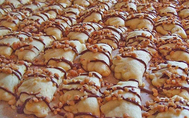 Photo of Nougat Plätzchen, die auf der Zunge schmelzen!