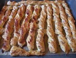 Photo of Käsestangen aus Blätterteig