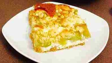 Photo of Rhabarberkuchen mit Quarkcreme und Streuseln