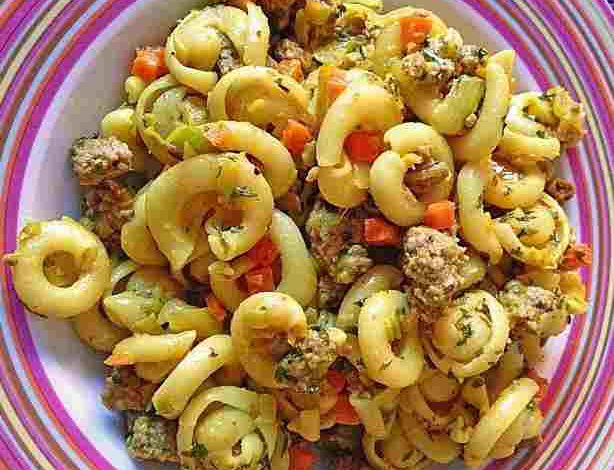 Photo of Curryrahmnudeln mit Hack