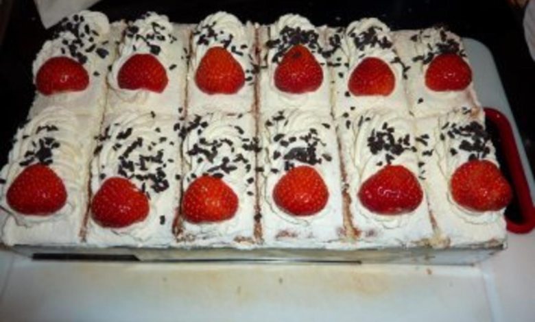 Photo of Erdbeer Schmand Schnitten