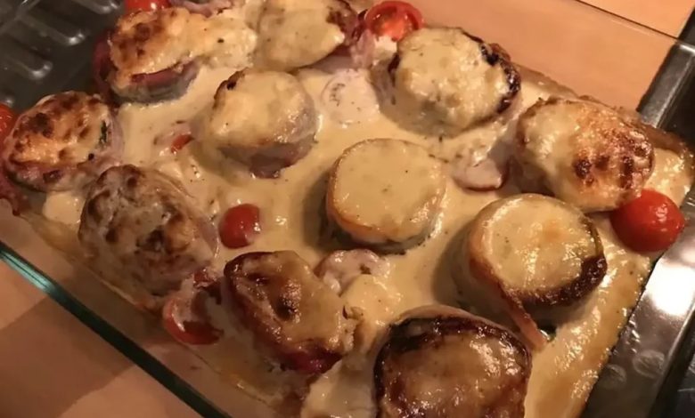 Photo of Schweinefilet mit Gorgonzola-Sahne-Sauce und Zucchini aus dem Backofen