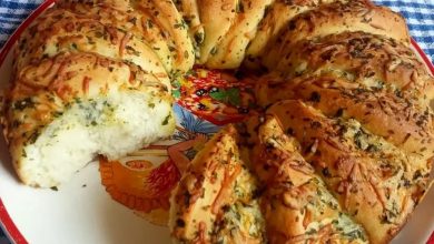 Photo of Selbstgebackenes Knoblauchbrot Rezept: Ein duftendes Vergnügen für jeden Anlass