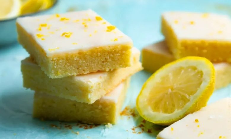 Photo of Saftiger Zitronenkuchen auf dem Blech Rezept