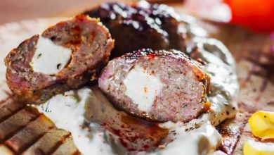 Photo of Bifteki Rezept: Rinderhacksteak gefüllt mit Schafskäse